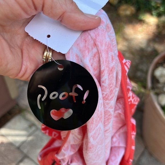 Poof A fun orange and white top. Straps come together and back in a Y shape. - Picture 9 of 11